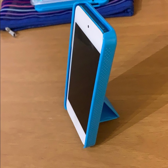 iPod touch cases - Picture 3 of 4